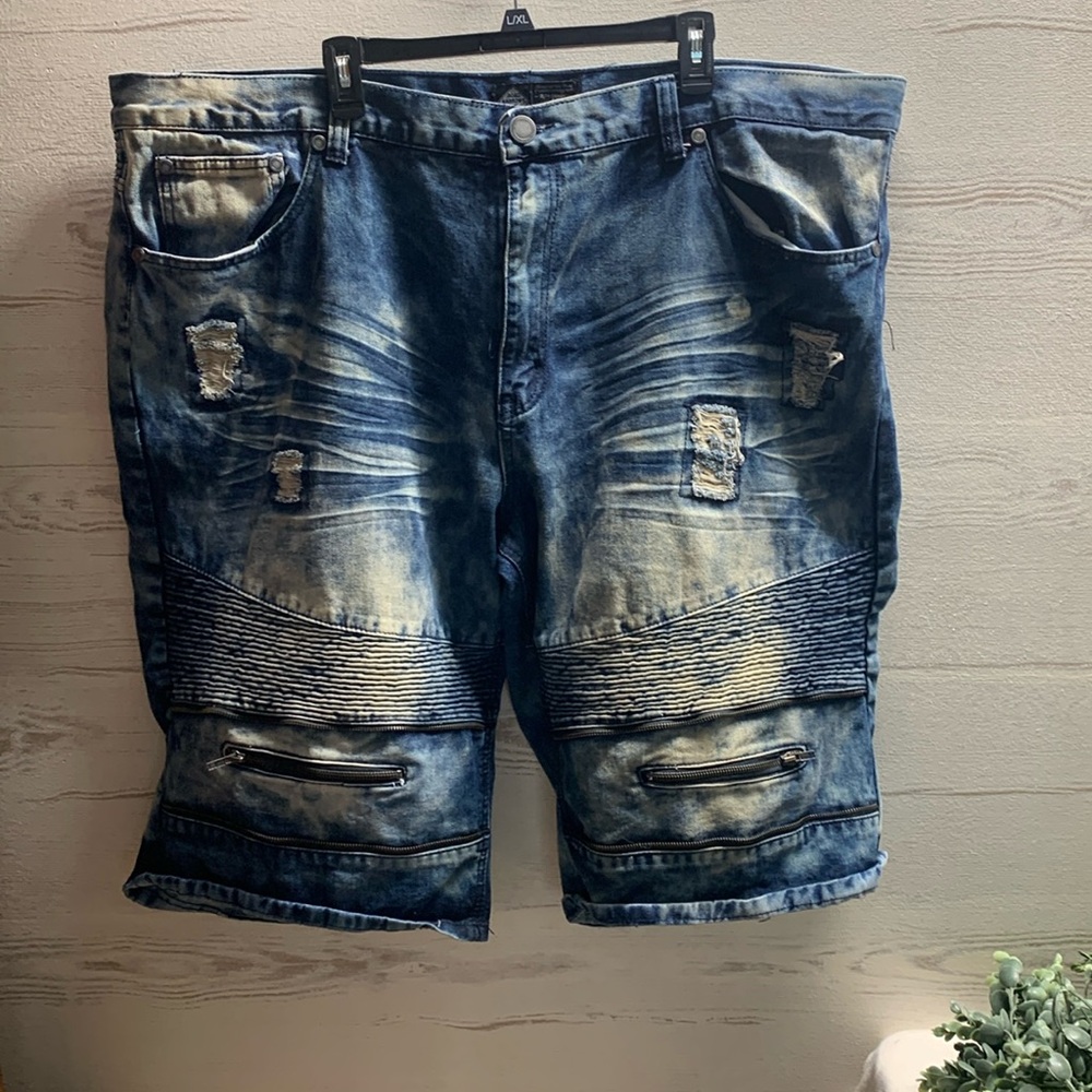 Mens Road Narrows distressed denim blue jean shorts size 48.